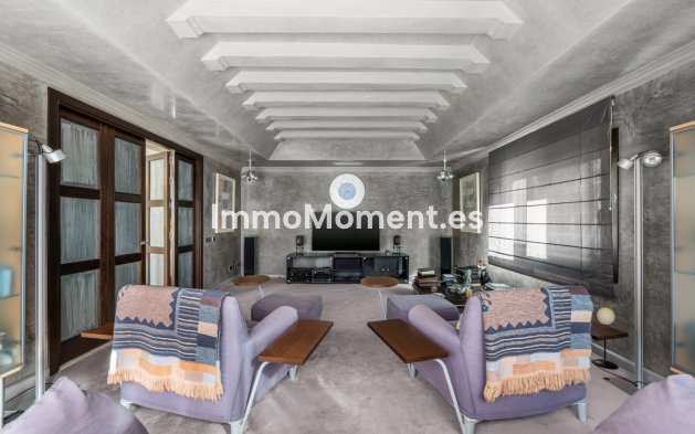 Resale - Villa - Estepona - Estepona Centro