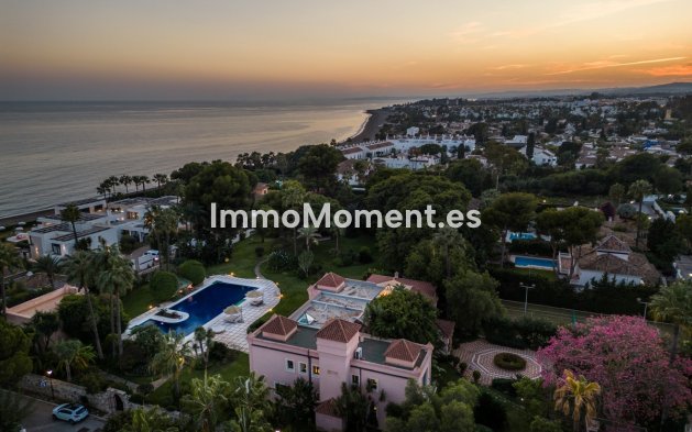 Resale - Villa - Estepona - Estepona Centro