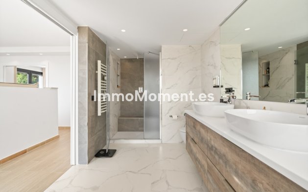 Resale - Villa - Marbella - Nueva Andalucía