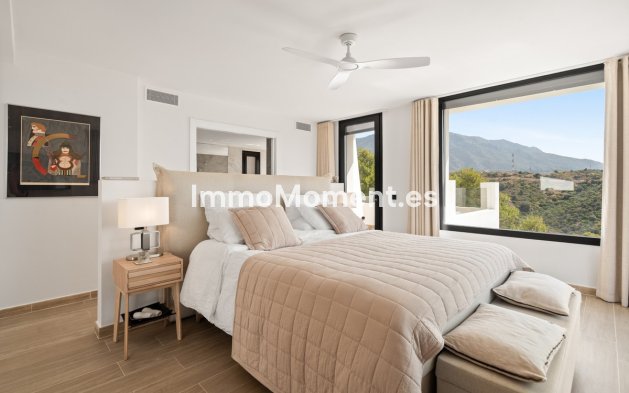 Resale - Villa - Marbella - Nueva Andalucía