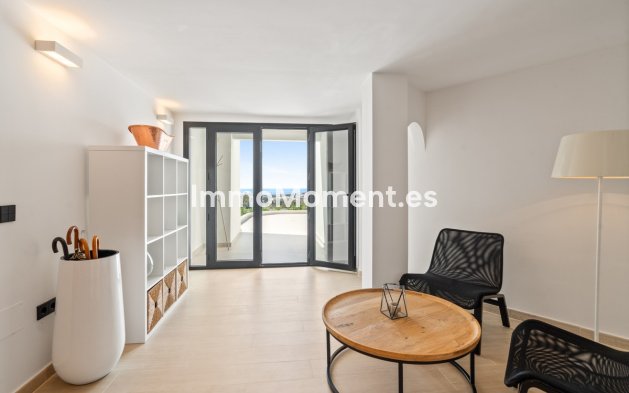 Resale - Villa - Marbella - Nueva Andalucía