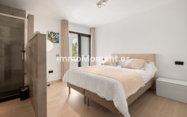 Resale - Villa - Marbella - Nueva Andalucía