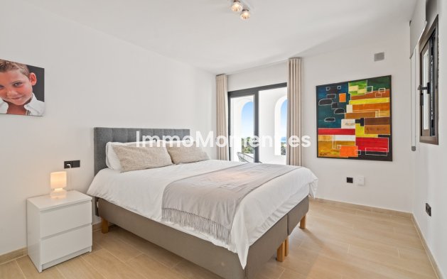 Resale - Villa - Marbella - Nueva Andalucía