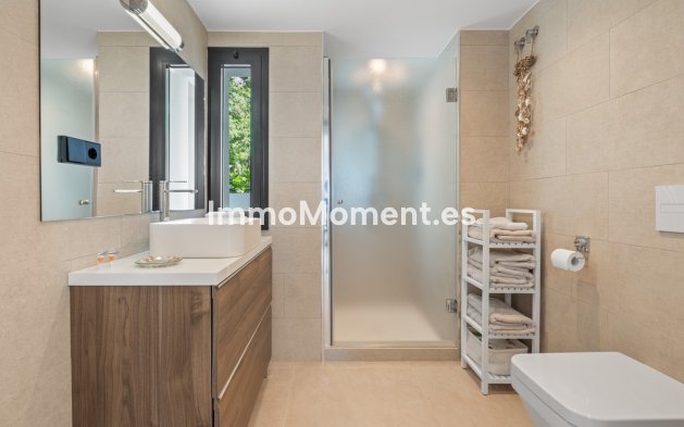 Resale - Villa - Marbella - Nueva Andalucía