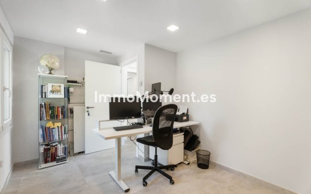 Wiederverkauf - Villa - Marbella - El Rosario