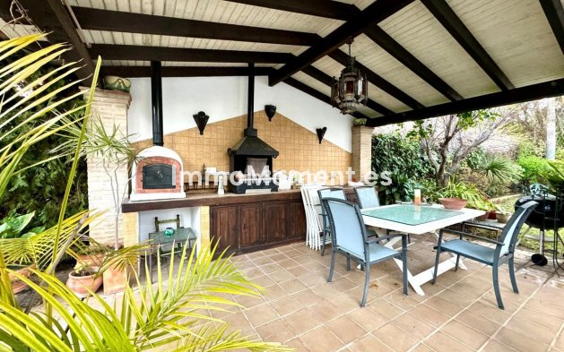 Resale - Detached villa - Estepona - Atalaya
