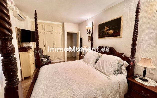 Resale - Detached villa - Estepona - Atalaya