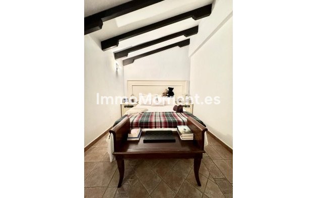 Resale - Detached villa - Estepona - Atalaya