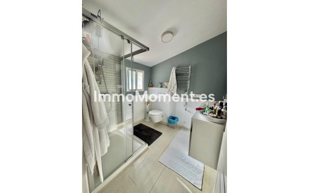 Resale - Detached villa - Estepona - Atalaya