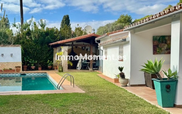Resale - Detached villa - Estepona - Atalaya