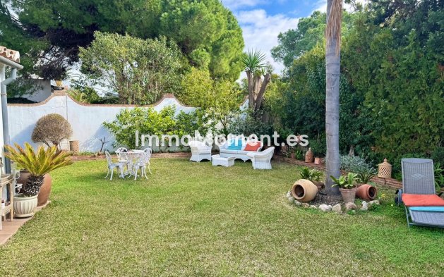 Resale - Detached villa - Estepona - Atalaya