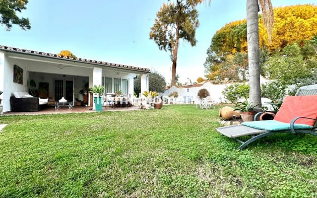 Resale - Detached villa - Estepona - Atalaya