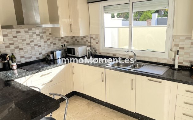 Wiederverkauf - Villa - Estepona  - New Golden Mile