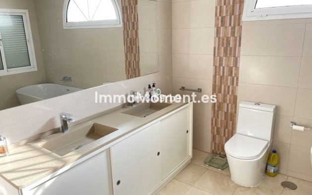 Wiederverkauf - Villa - Estepona  - New Golden Mile