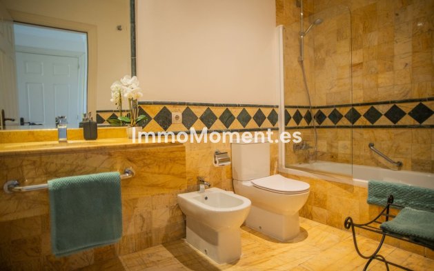 Reventa - Apartamento - Estepona  - Cancelada