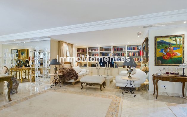 Wiederverkauf - Villa - Marbella - Nueva Andalucía