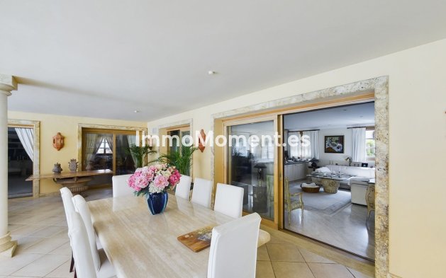 Wiederverkauf - Villa - Marbella - Nueva Andalucía