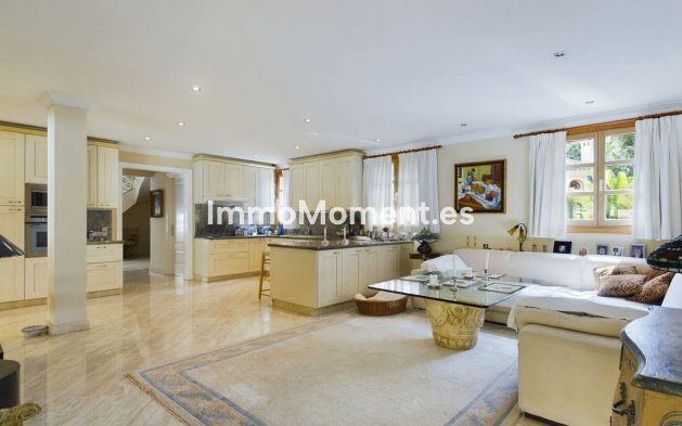 Wiederverkauf - Villa - Marbella - Nueva Andalucía