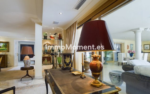 Wiederverkauf - Villa - Marbella - Nueva Andalucía