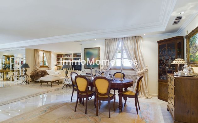 Wiederverkauf - Villa - Marbella - Nueva Andalucía