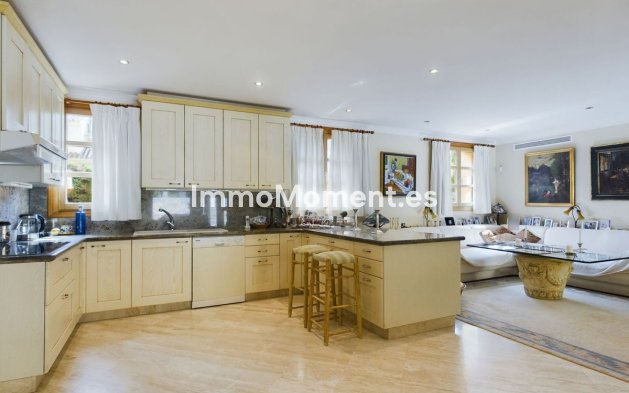 Wiederverkauf - Villa - Marbella - Nueva Andalucía