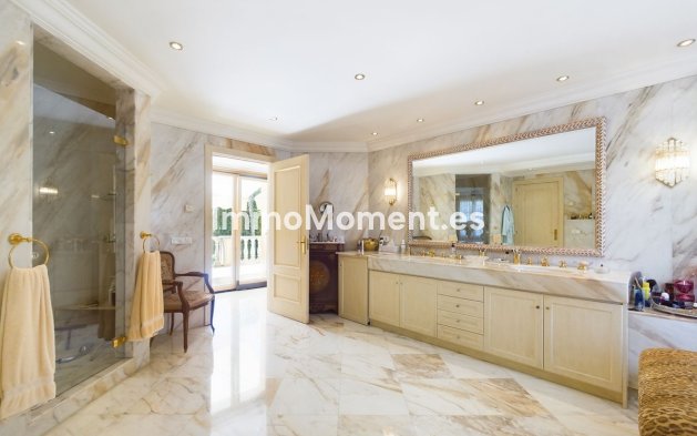 Wiederverkauf - Villa - Marbella - Nueva Andalucía