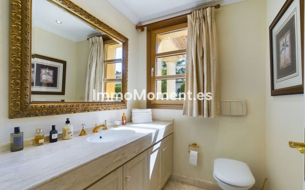 Wiederverkauf - Villa - Marbella - Nueva Andalucía