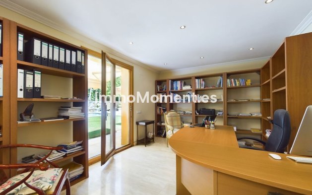 Wiederverkauf - Villa - Marbella - Nueva Andalucía