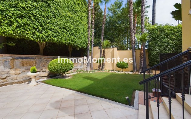 Wiederverkauf - Villa - Marbella - Nueva Andalucía