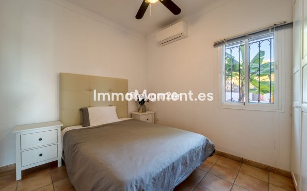 Bestaande woning - Villa - Estepona  - Estepona Centro