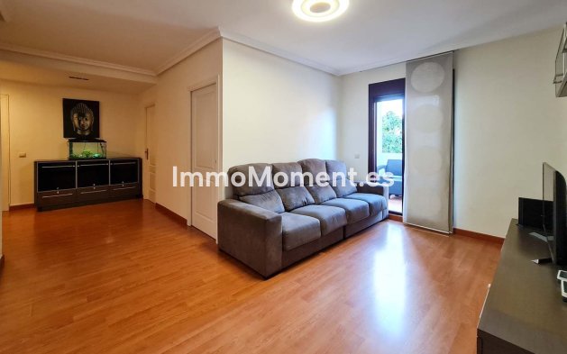 Resale - Apartment - Marbella - Nueva Andalucía