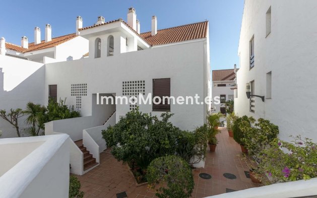 Resale - Apartment - Marbella - Nueva Andalucía