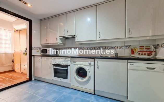 Resale - Apartment - Marbella - Nueva Andalucía