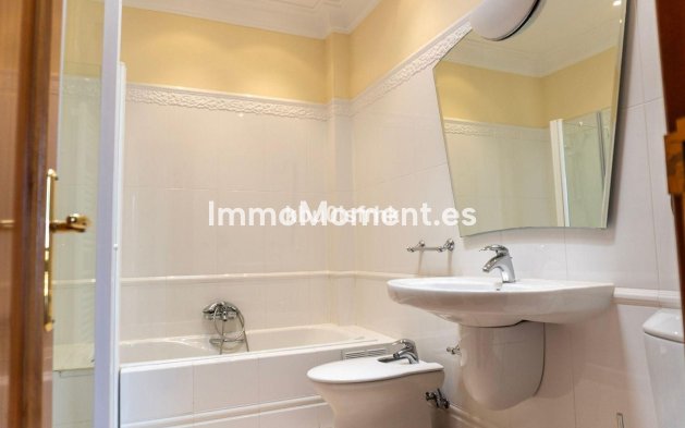 Resale - Apartment - Benidorm - Benidorm Centro