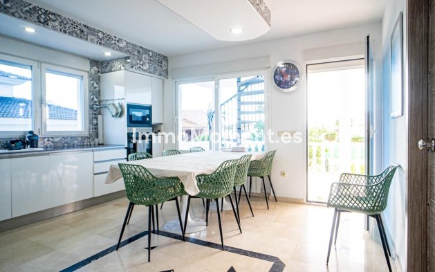 Resale - Detached villa - Alfaz del Pi - L'Alfás del Pi Centro