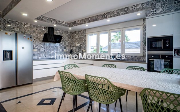 Resale - Detached villa - Alfaz del Pi - L'Alfás del Pi Centro