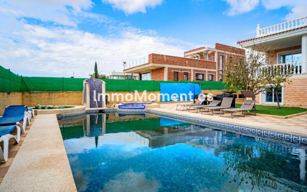 Resale - Detached villa - Alfaz del Pi - L'Alfás del Pi Centro