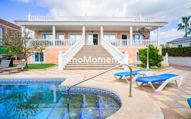 Resale - Detached villa - Alfaz del Pi - L'Alfás del Pi Centro