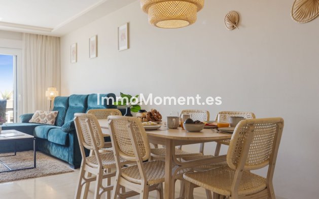 Resale - Apartment - Estepona - Selwo