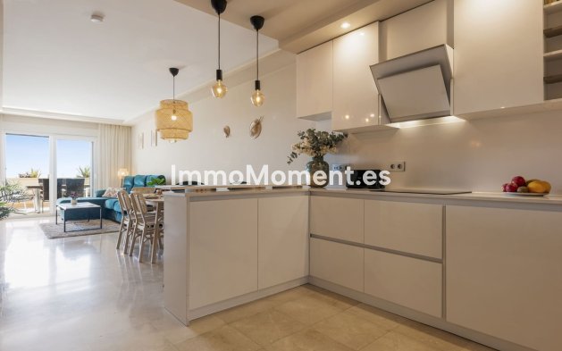 Resale - Apartment - Estepona - Selwo
