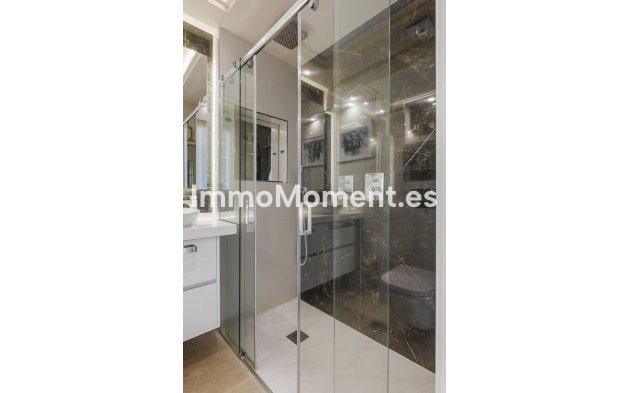 Resale - Apartment - Estepona - Selwo