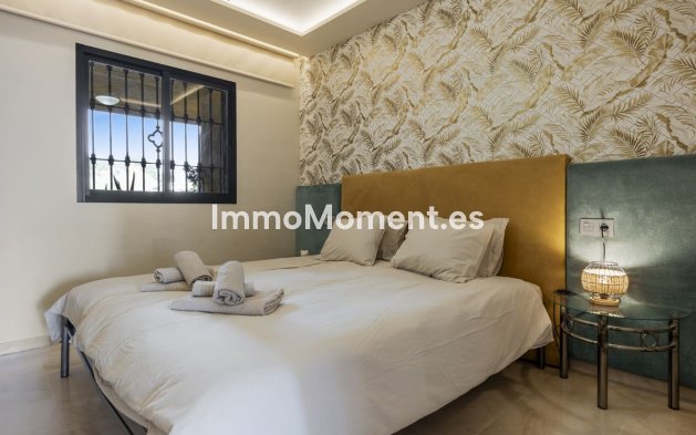 Resale - Apartment - Estepona - Selwo