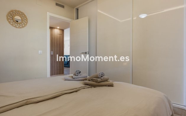 Resale - Apartment - Estepona - Selwo