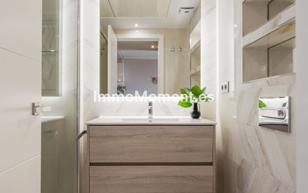 Resale - Apartment - Estepona - Selwo