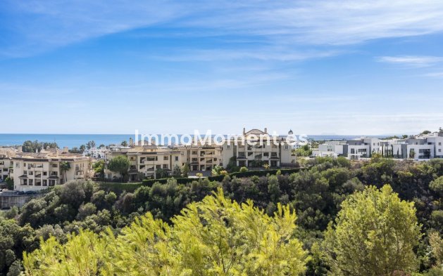 Resale - Apartment - Estepona - Selwo