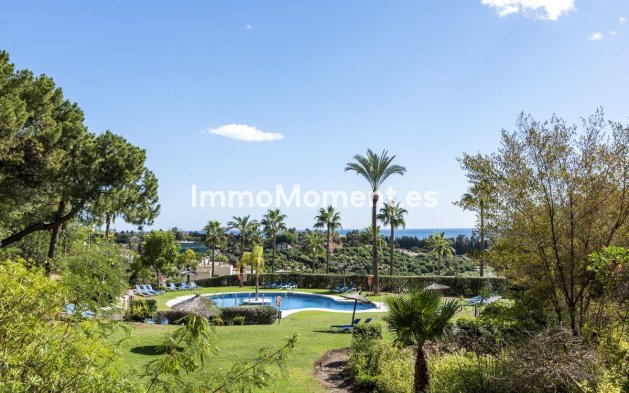 Resale - Apartment - Estepona - Selwo