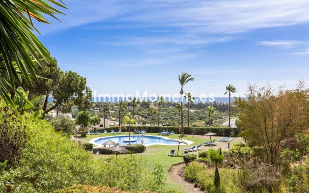 Resale - Apartment - Estepona - Selwo