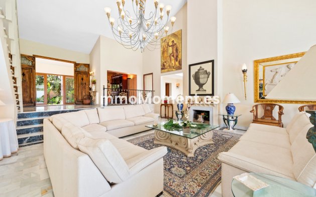 Resale - Villa - Estepona - Estepona Centro