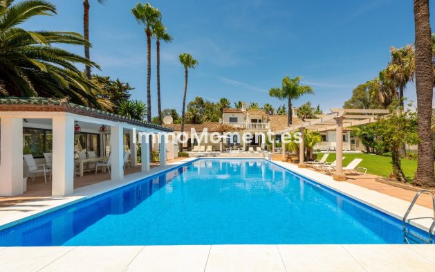 Resale - Villa - Estepona - Estepona Centro