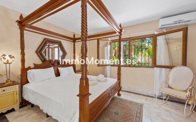 Resale - Villa - Estepona - Estepona Centro